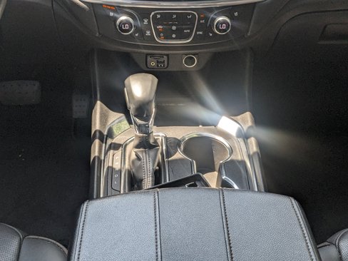 Used 2023 Chevrolet Traverse High Country image 21