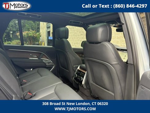 Used 2023 Land Rover Range Rover SE image 11