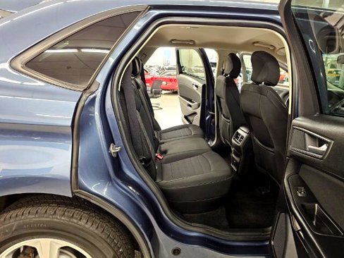 Used 2019 Ford Edge SE image 33