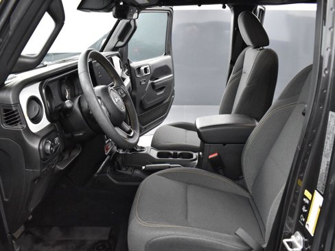 Used 2024 Jeep Wrangler Willys image 12