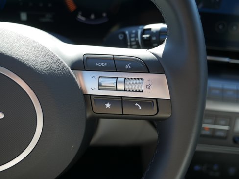 Certified 2025 Hyundai Kona SEL image 30