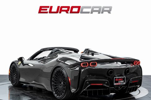 Used 2024 Ferrari SF90 Spider image 4