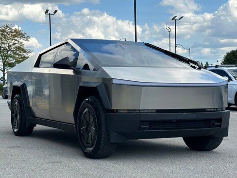 Used 2024 Tesla Cybertruck AWD Crew Cab image 13