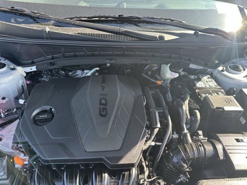 Certified 2025 Hyundai Tucson SE image 19