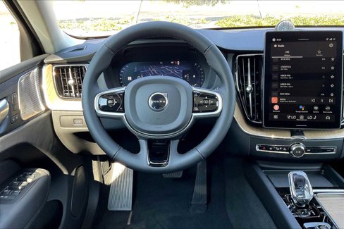 New 2026 Volvo XC60 B5 Ultra w/ Climate Package image 15