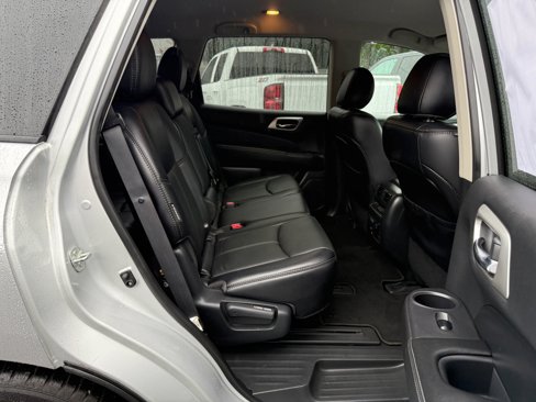 Used 2020 Nissan Pathfinder SL image 12