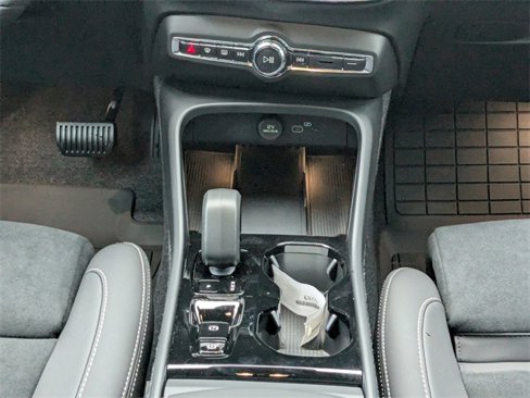 New 2026 Volvo XC40 B5 Ultra image 20