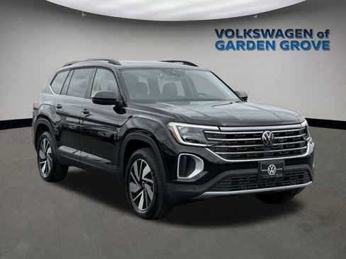 New 2025 Volkswagen Atlas SE image 2