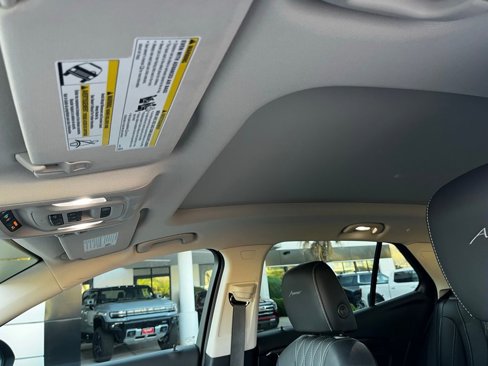 Used 2022 Buick Envision Avenir w/ Technology Package II image 16