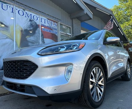 Used 2020 Ford Escape Titanium image 7