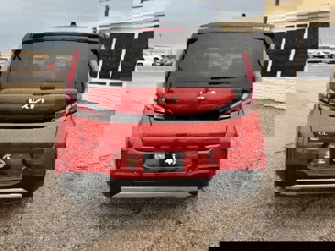Used 2023 Kia Soul LX w/ LX Technology Package image 3