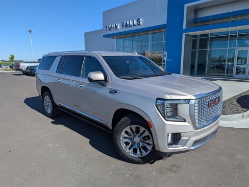 Certified 2022 GMC Yukon XL Denali image 3