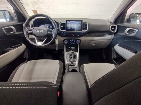 Used 2023 Hyundai Venue SEL image 32