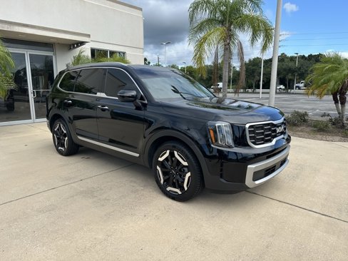 Used 2023 Kia Telluride S image 1