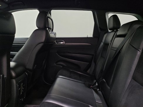 Used 2018 Jeep Grand Cherokee Altitude image 18