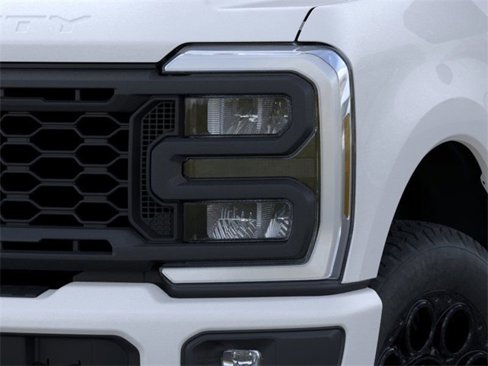 New 2025 Ford F250 4x4 Crew Cab Super Duty image 18