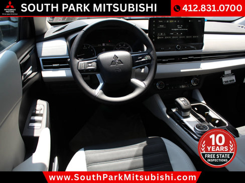 New 2025 Mitsubishi Outlander SE image 11