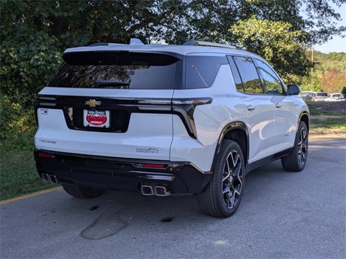 New 2026 Chevrolet Traverse High Country image 2