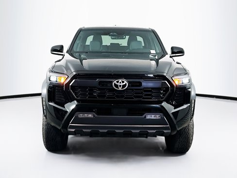 Used 2024 Toyota Tacoma TRD Off-Road image 2