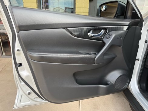 Used 2018 Nissan Rogue SL image 18