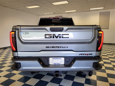 Used 2024 GMC Sierra 2500 AT4X image 7