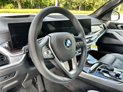 New 2026 BMW X5 xDrive50e w/ Premium Package image 18