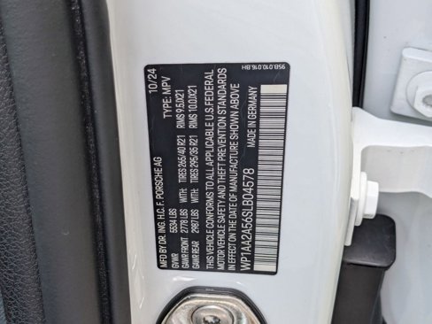 Certified 2025 Porsche Macan image 30