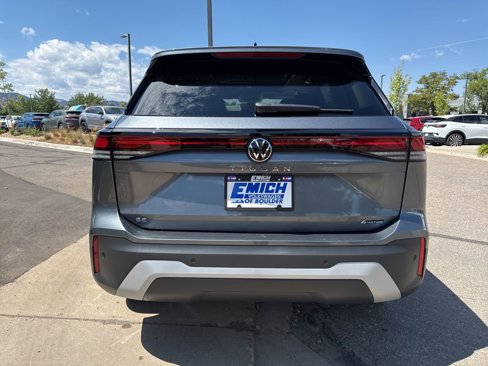 New 2025 Volkswagen Tiguan SE image 4