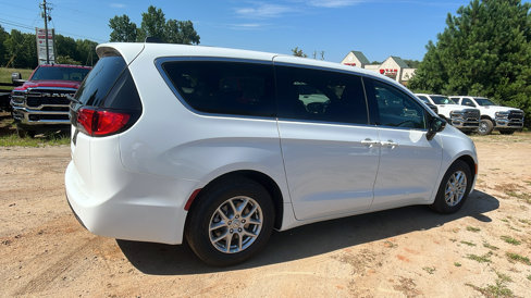 New 2026 Chrysler Voyager LX image 8