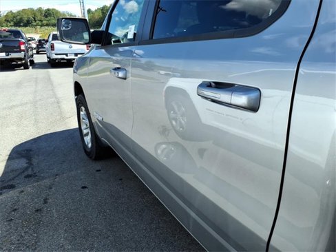 Used 2024 RAM 1500 Laramie image 10