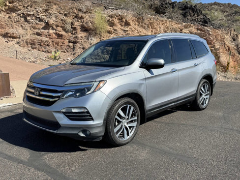 Used 2017 Honda Pilot Touring image 1