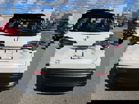 New 2026 Honda HR-V LX image 4