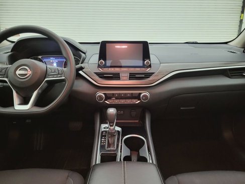 Used 2024 Nissan Altima 2.5 SV image 38
