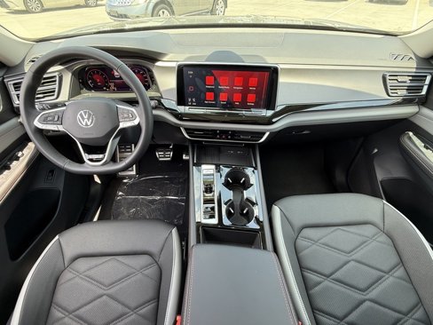 New 2025 Volkswagen Atlas Peak Edition SE image 21