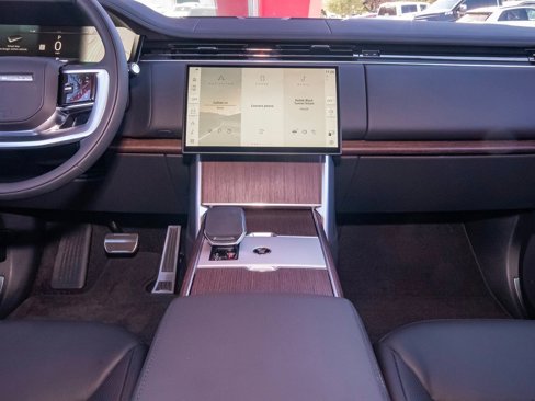 New 2025 Land Rover Range Rover SE image 25