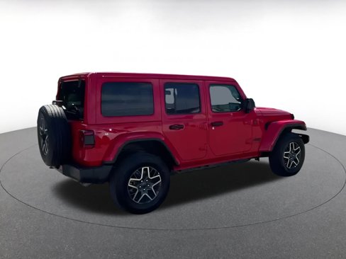Used 2025 Jeep Wrangler Sahara image 11