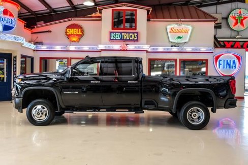 Used 2022 Chevrolet Silverado 3500 High Country w/ Safety Package II image 13