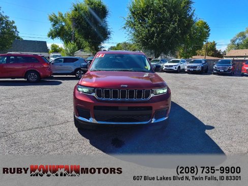 Used 2023 Jeep Grand Cherokee L Laredo image 2