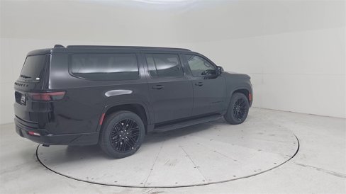 New 2025 Jeep Wagoneer L Series II w/ Premium Group I image 16