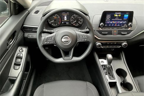 Certified 2025 Nissan Altima 2.5 S image 5