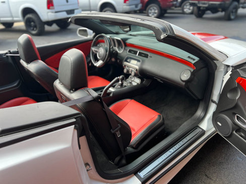 Used 2011 Chevrolet Camaro SS image 26