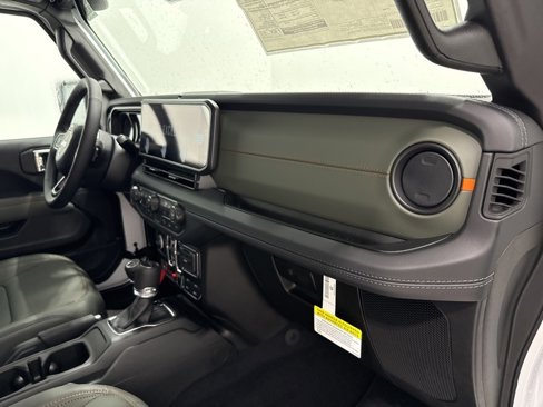 New 2025 Jeep Gladiator Mojave image 17