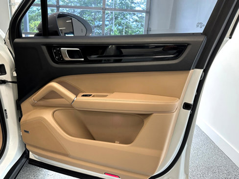 Used 2019 Porsche Cayenne image 24