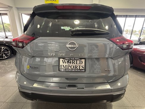 Used 2025 Nissan Rogue SL w/ SL Premium Package image 12