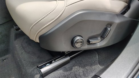 New 2026 Volvo XC90 B6 Plus w/ Protection Package Premier image 13