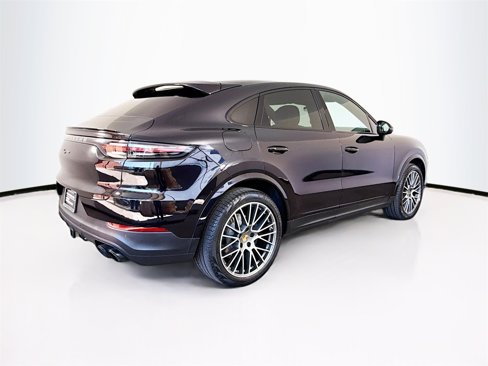 Certified 2022 Porsche Cayenne Platinum Edition image 9