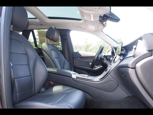 Used 2021 Mercedes-Benz GLC 300 4MATIC image 11