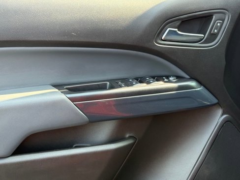 Used 2019 Chevrolet Colorado Z71 image 11