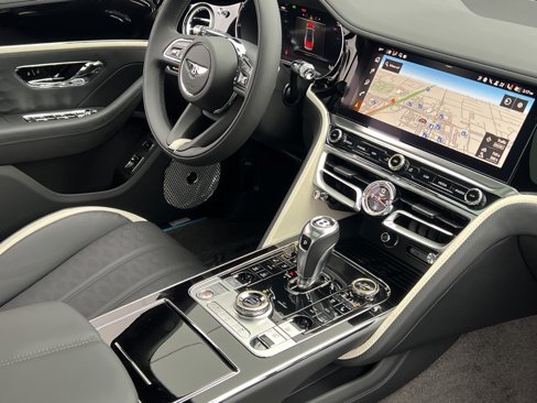 New 2025 Bentley Flying Spur Plug-In Hybrid image 2