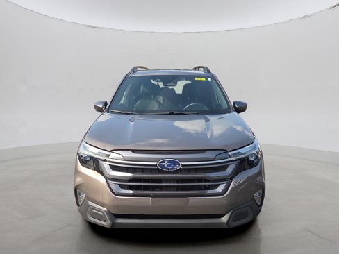 Certified 2025 Subaru Forester Limited image 11